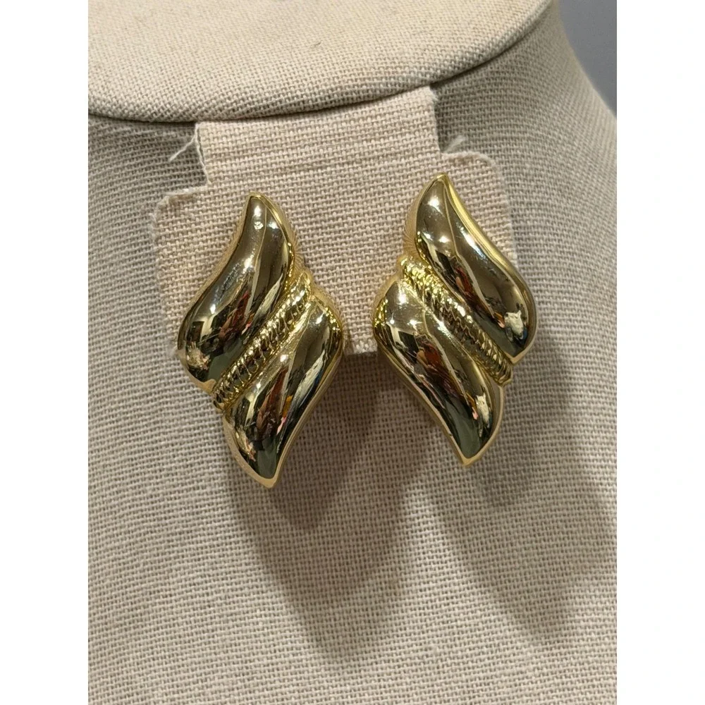 Clip On Earrings Puffy Hollow‎ Statement Gold Tone Vintage 80s Sculptural Chunky